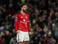 Soccer-Man United's Fernandes named PFA Player of the Year