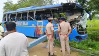 Early-morning bus-truck collision kills six, injures 20 on India's Hyderabad-Vijayawada highway