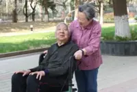 Chinese wife, 90, inspires millions by preserving Alzheimer’s husband’s dignity