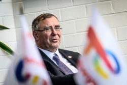 Shipping oil through Hormuz costs US$20mil, Total CEO says