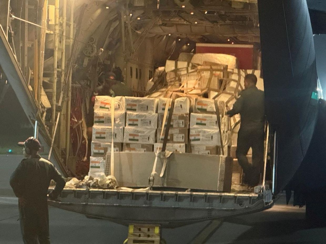 Relief aid is loaded onto an Indian Air Force plane for victims of deadly floods in Nepal, at Hindon Airbase in Ghaziabad, India, in this handout photograph obtained on August 27, 2026. - Photo: Indian Defence Ministry/Handout via Reuters