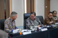 Stable rules key to luring investment, says envoy