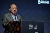 Comply with local laws when promoting MM2H overseas, urges Tiong