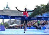 Athletics-Kenyan Sawe pulls out of Berlin Marathon through injury