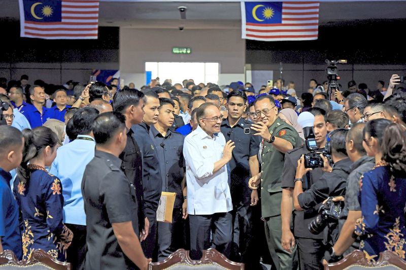 PM: Youth must train for tech era