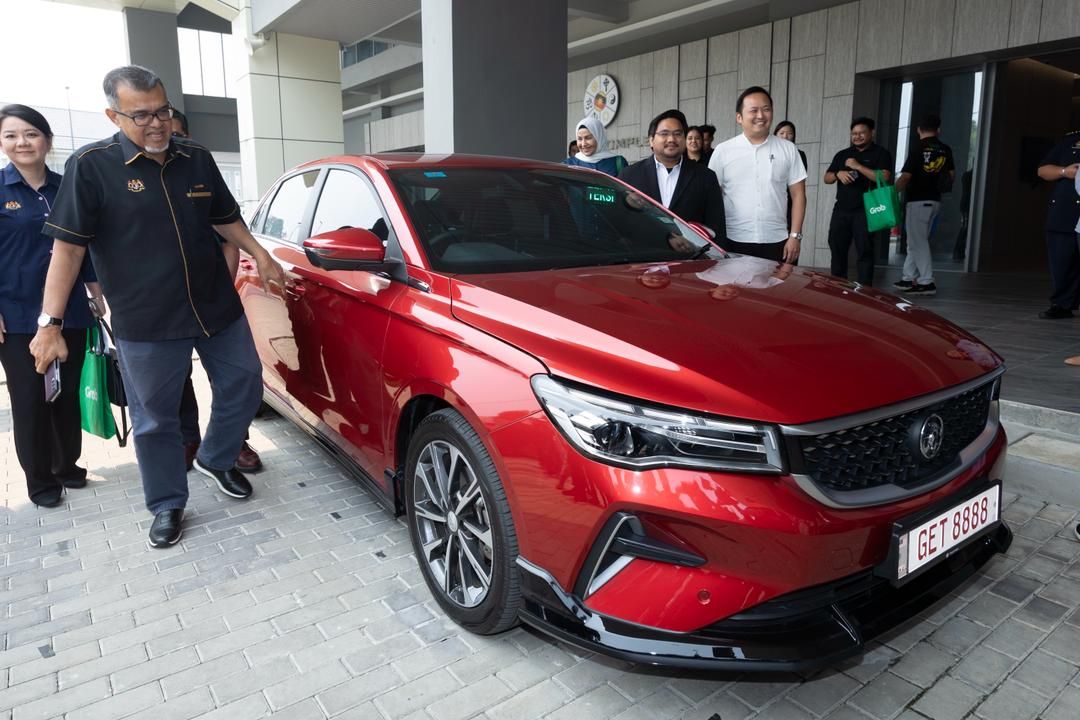 S'wak's ART to open up first-, last-mile opportunities for taxi drivers, says Hasbi
