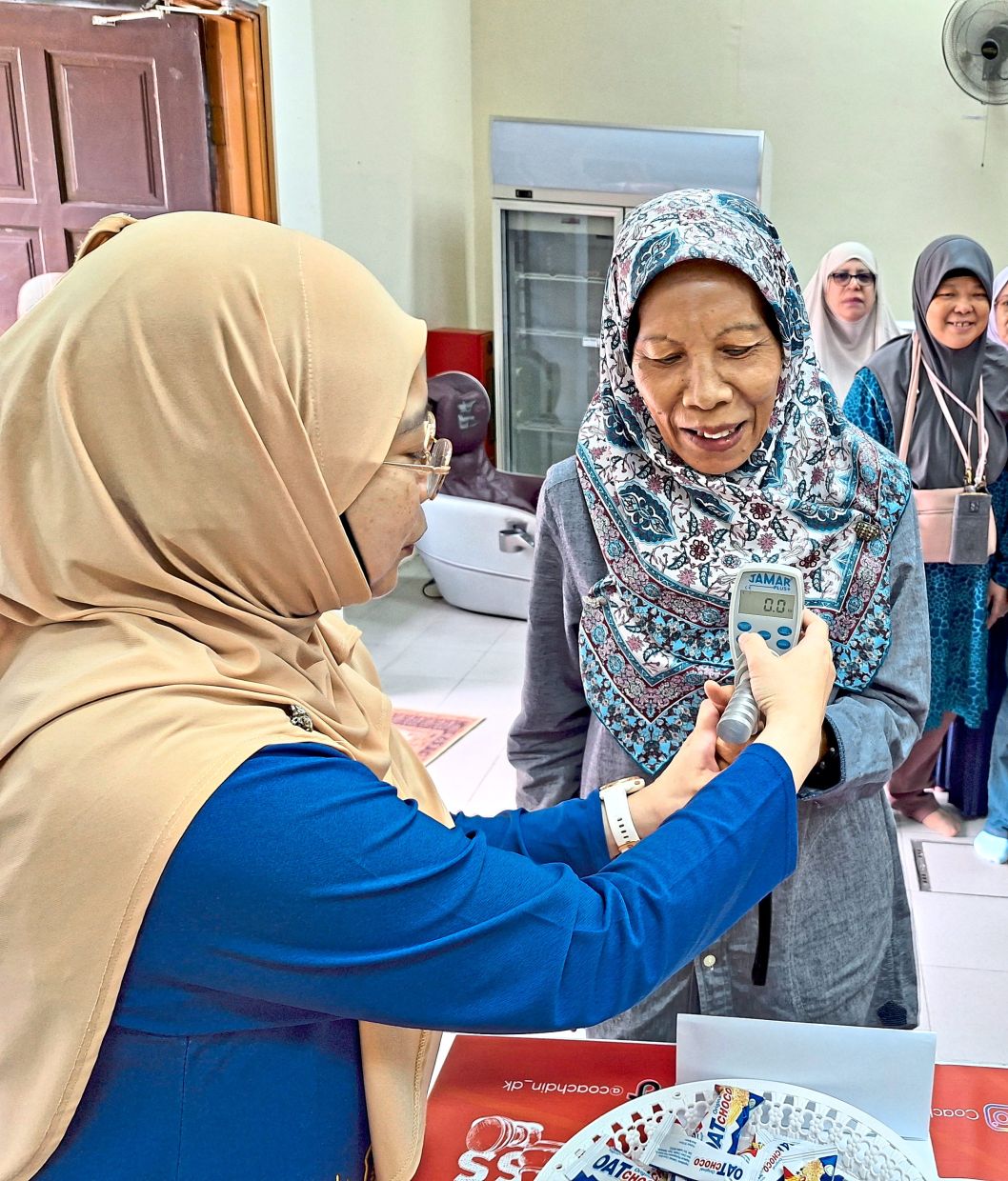 Another method to screen for frailty is the hand grip test. — Filepic