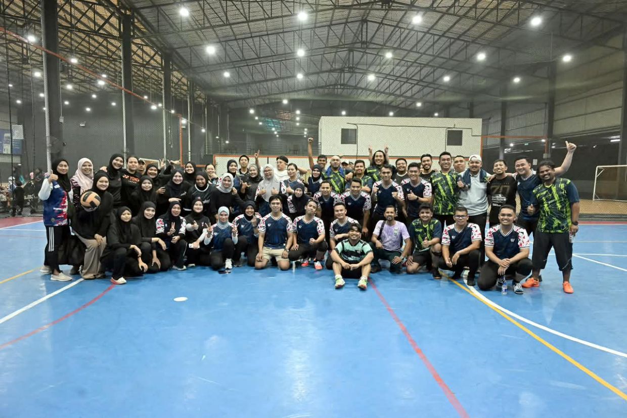 Futsal, netball matches strengthen ties between police, media