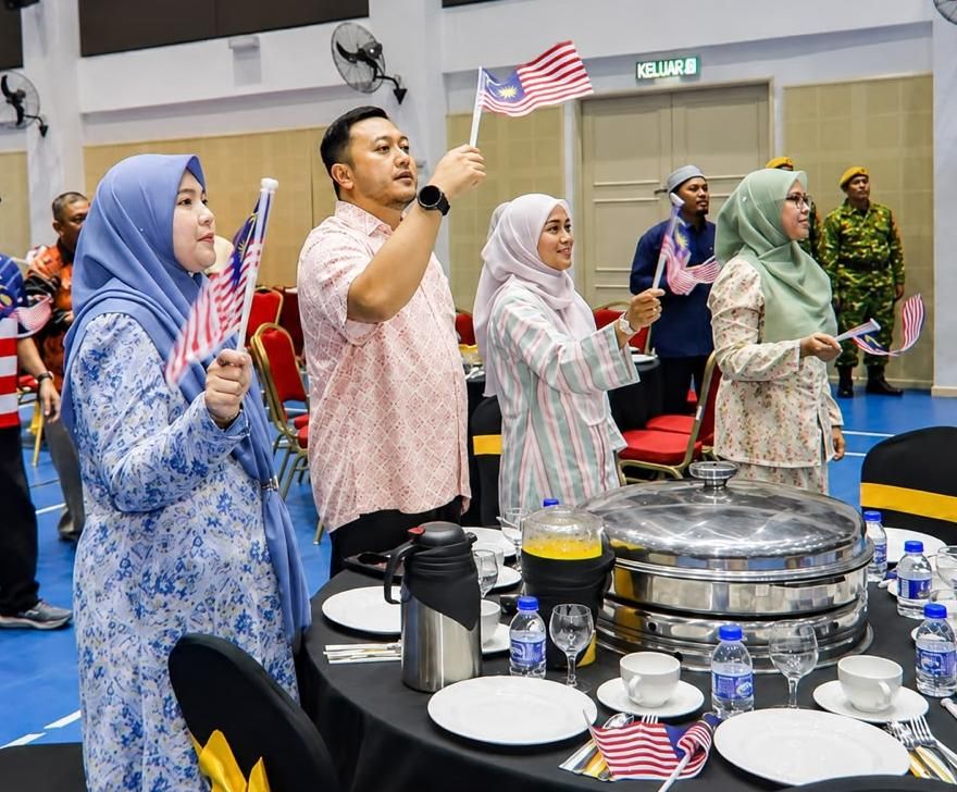Melaka Tengah Rela spreads the National Day spirit through songs, poetry and outreach