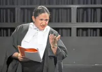 Darkly humorous one-woman show 'Susan' takes a stab at feminine rage