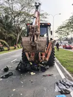Motorcyclist dies after crashing into backhoe near Gelang Patah