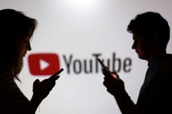 US FTC probes YouTube over social media policies, Bloomberg News reports