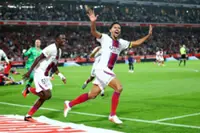 Soccer-Marquinhos grabs late equaliser as PSG draw 2-2 with Lille