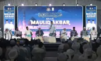 Set example by rejecting corruption, wrongdoing, PM urges Muslims