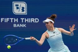 Tennis-Wimbledon champion Noskova takes low-key approach into US Open