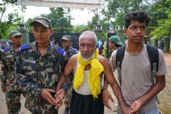 Nepal resumes frantic flood rescue but seeks technical help and billions of dollars