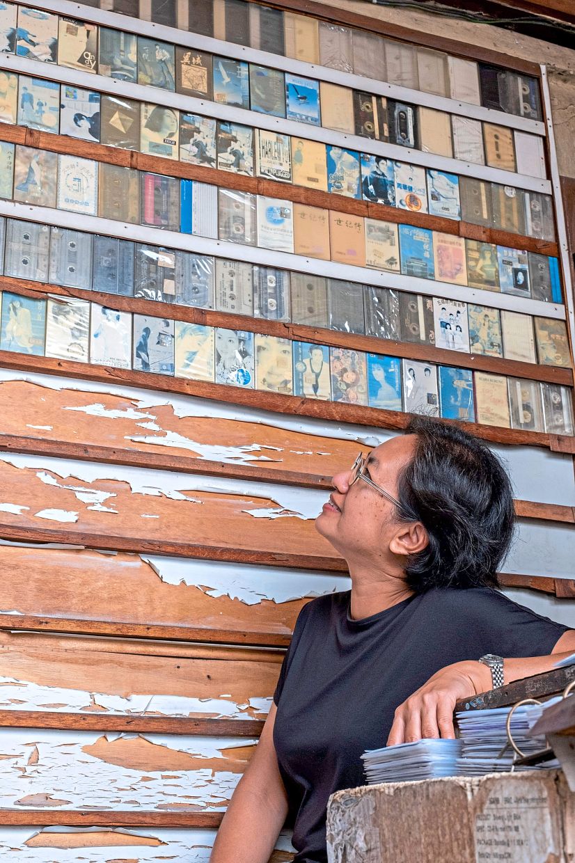 Music lovers can still have their favourite playlist recorded on cassette tapes in Lunas.