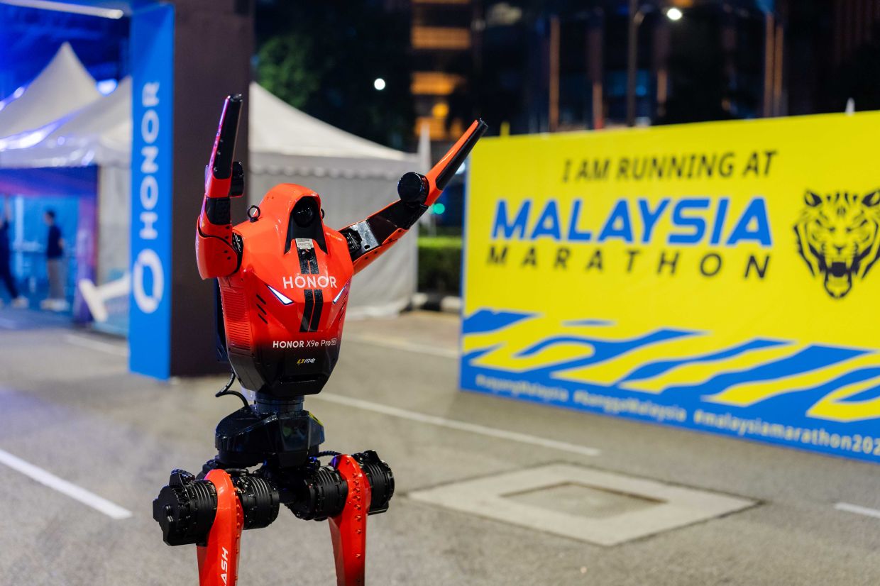 The robot previously broke the human world record at the Beijing Yizhuang Humanoid Robot Half Marathon.
