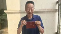 Chinese man reunites with family after 25 years in total isolation to honour a promise