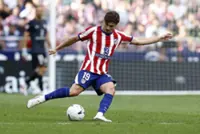 Soccer-Alvarez returns to Atletico training as Barcelona speculation rumbles on