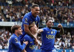 Soccer-Chelsea beat Brighton to continue bright start under Alonso