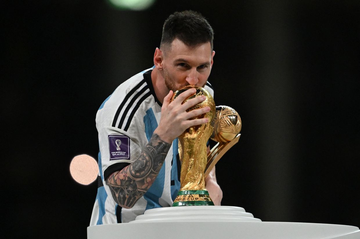 Football: Lionel Messi retires from international football | The Star