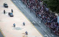 Early birds: Crowds gather for National Day parade even before sunrise