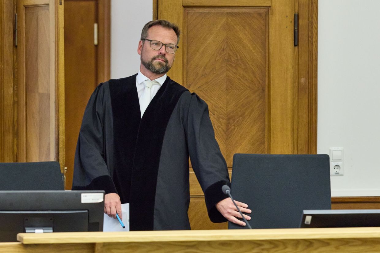 Judge Michael Herrmann at the start of a trial at the Lüneburg regional court. — Georg Wendt/dpa