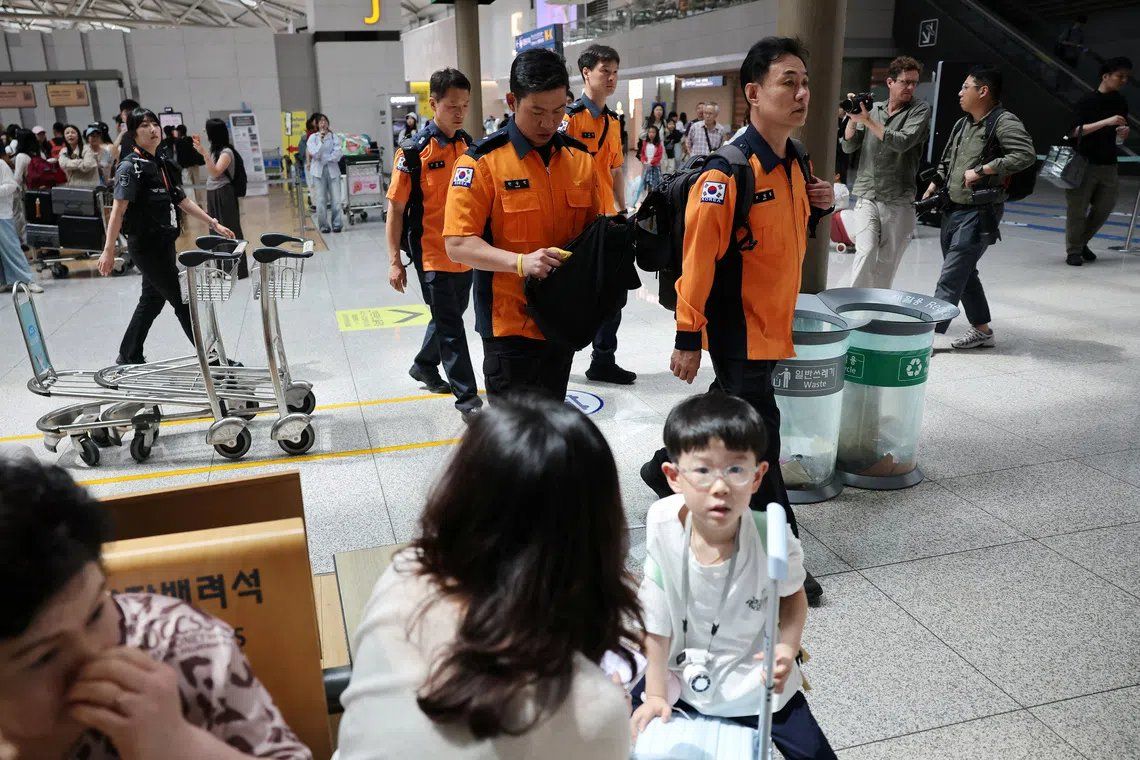 Members of a government response team that includes officials from the foreign ministry, police, and fire officials, leave for the flash-flood-hit area in Nepal, at Incheon International Airport in Incheon, South Korea, Aug 27, 2026. - Photo: Reuters