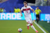 Soccer-Juventus's Yildiz undergoes successful foot surgery