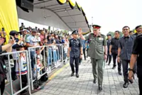 Sultan Nazrin honours 11 heroes