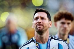 Factbox-Soccer-Former Argentina forward Lionel Messi