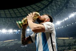 Soccer-No fairytale ending, but Messi leaves defining legacy for Argentina