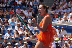 Tennis-Sabalenka's gets US Open 'three-peat' campaign off to strong start