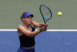 Tennis-Anisimova cruises to birthday win at US Open