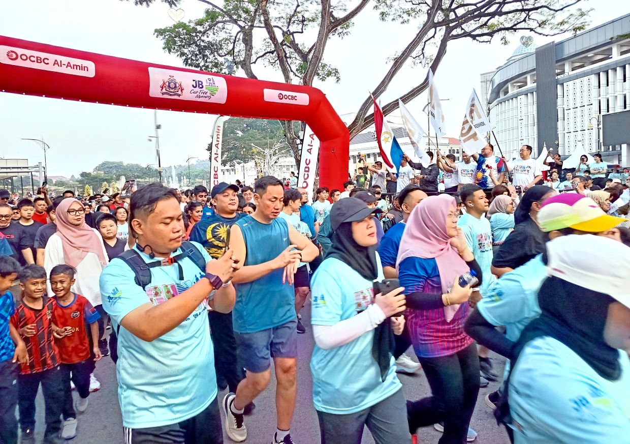 Runners taking part in the 'Run to Give' charity event.