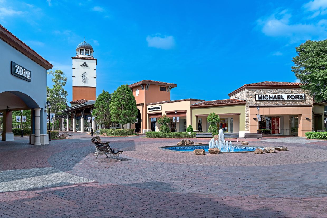 For shoppers who enjoy a late-night shopping experience, Johor Premium Outlets will extend its operating hours from 10am until 12am on Sept 11 and 12.