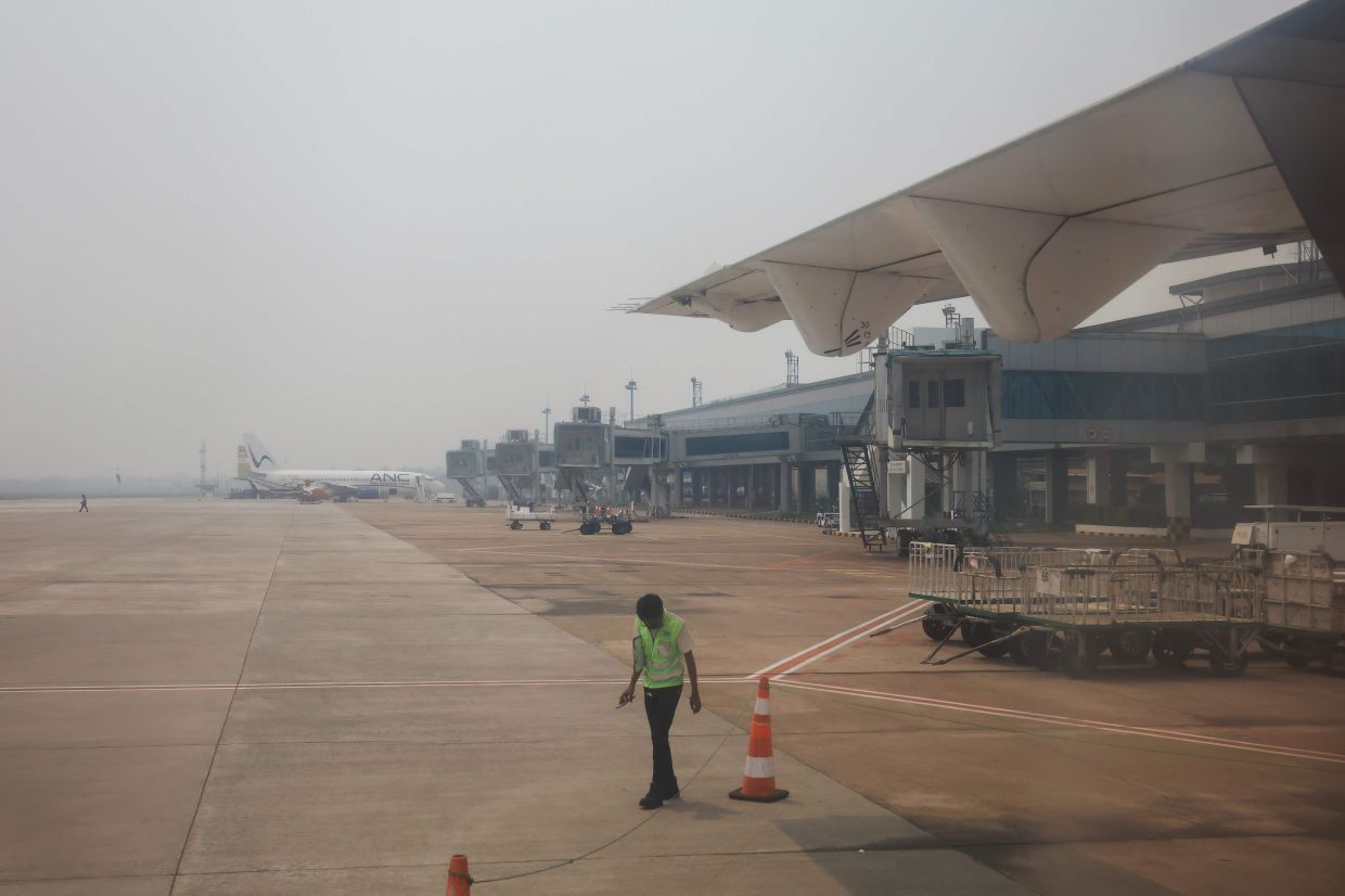 This aerial picture shows haze due to forest and land fires blanketing Supadio International airport in Pontianak, Indonesia's West Kalimantan province on Sept 1, 2026. - Photo: AFP