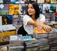 CDs make a comeback, boosting US recorded music revenue