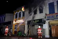 Late-night fire engulfs two century-old shoplots in Kuantan