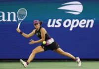 Tennis-Swiatek banks on renewed confidence as Medvedev battles to regain lost form