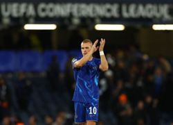 Soccer-Mudryk joins Tottenham on loan from Chelsea