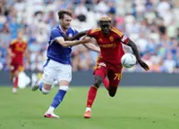Soccer-Hull condemn racist abuse of new signing Vaz