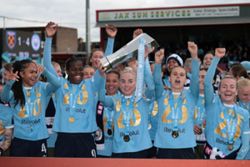 Soccer-Arsenal, Chelsea and ambitious Lionesses target Man City in new WSL season
