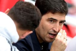 Soccer-Barcola arrival boosts Liverpool as manager Iraola seeks first league win