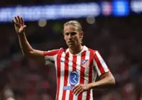 Soccer-World Cup winner Llorente retires from Spain duty at 31