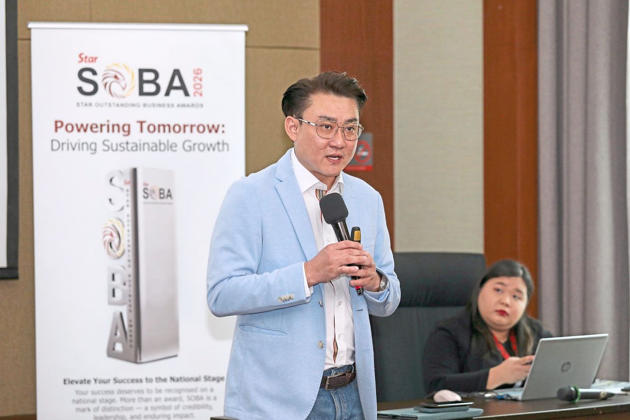 Making the mark: Wong presenting what judges look for in a SOBA entry.