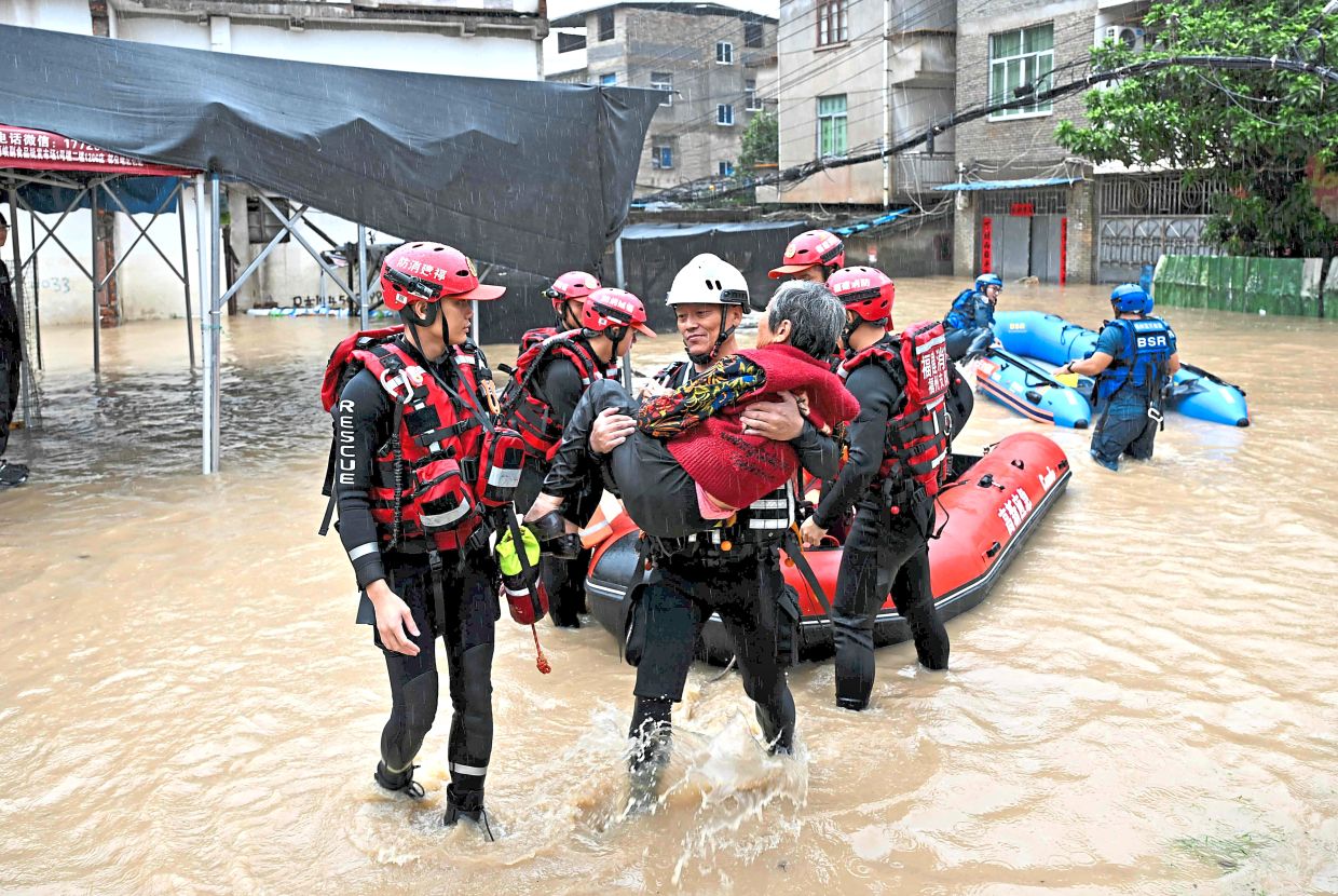 Saudel floods coastal spots