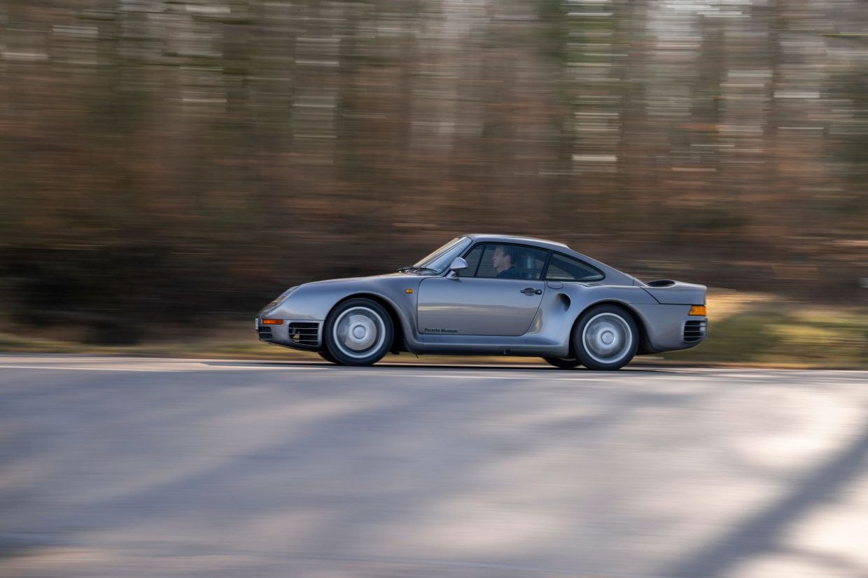 What impresses the author most is the ease with which the 959 still delivers its power on the road. — Deniz Calagan/Porsche/dpa