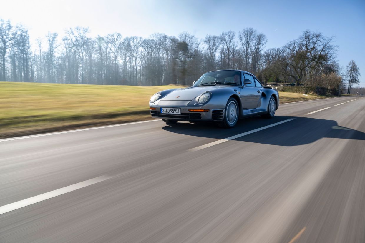 With a top speed of 317 km/h, the Porsche 959 was the world’s fastest production car in 1986. — Deniz Calagan/Porsche/dpa